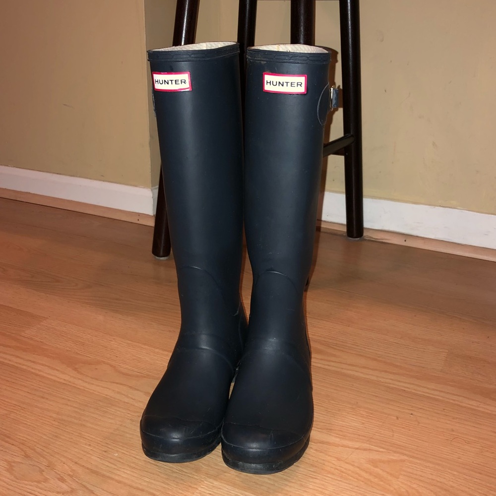 Navy blue tall hunter boots, amazing condition!
